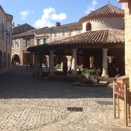 Le Farat Bed & Breakfast Auvillar