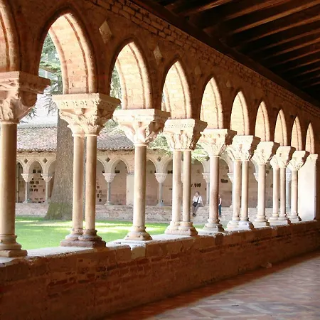 Le Farat Bed & Breakfast 4*